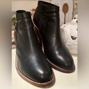 EUC Loeffler  Randall “Ella” Black Leather Ankle Boot. Size 6.5